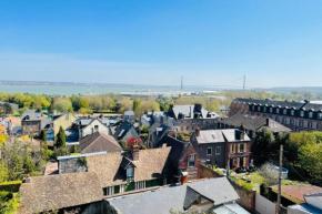 Гостиница Vue Panoramique sur la Baie de Seine Parking  Онфлёр